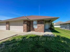 featured image of 1237 N Northwood Ave