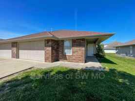 1237 N Northwood Ave - Photo 1 of 1