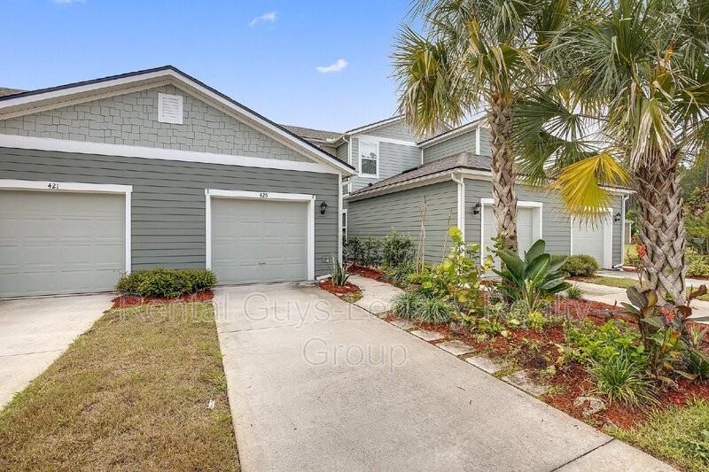 425 Servia Dr - Photo 2 of 15
