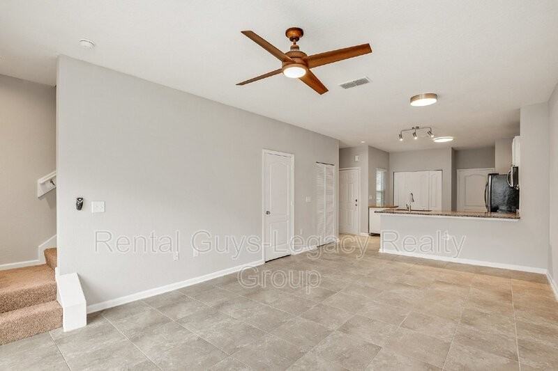 425 Servia Dr - Photo 7 of 15