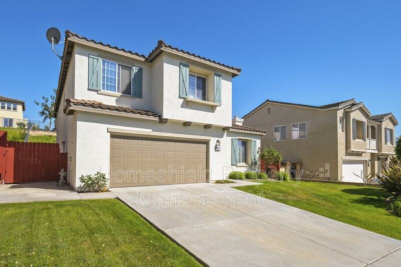 315 Avenida Marlina - Photo 2 of 37