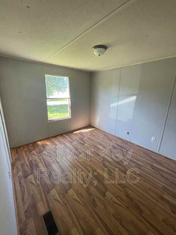 270 County Rd #1117 - Photo 5 of 7