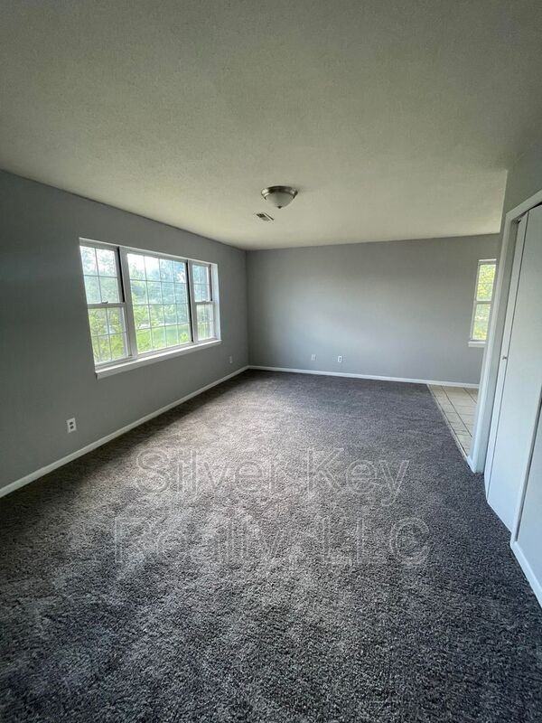 202 S Hill St #A - Photo 2 of 9