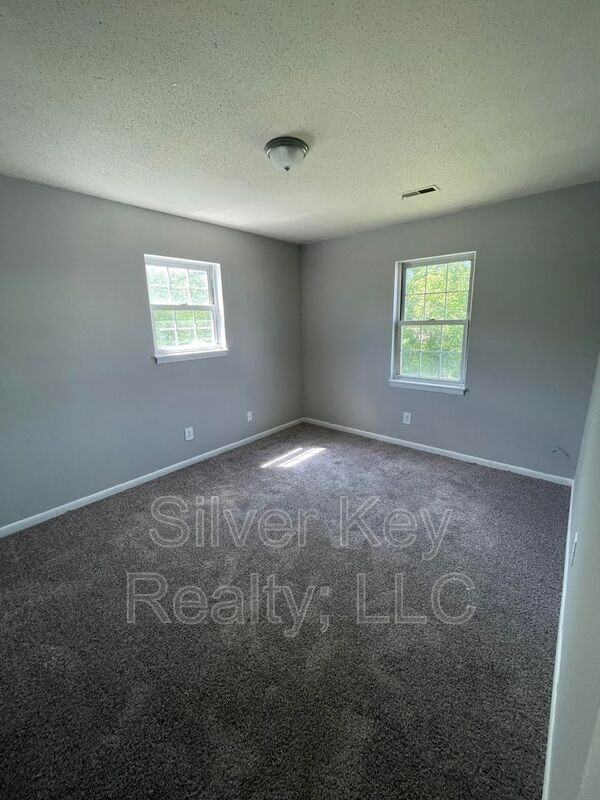 202 S Hill St #A - Photo 6 of 9