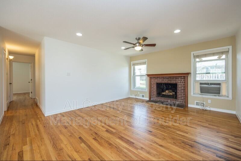 425 S 40th St - Photo 6 of 24