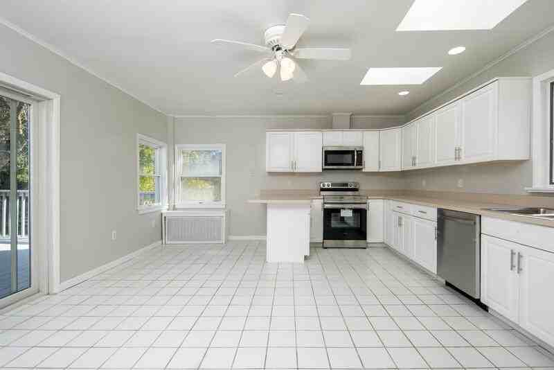 29 Lark St - Photo 6 of 32