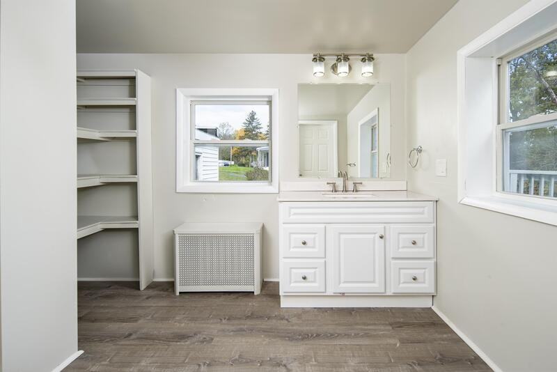 29 Lark St - Photo 7 of 32