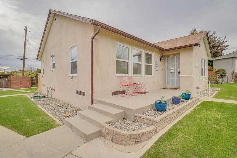2404 La Siesta Dr - Photo 2 of 32