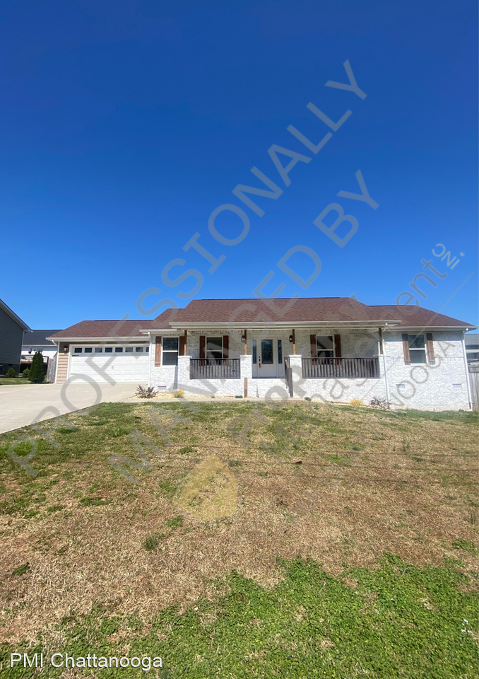 216 Lilac Ave - Photo 2 of 23