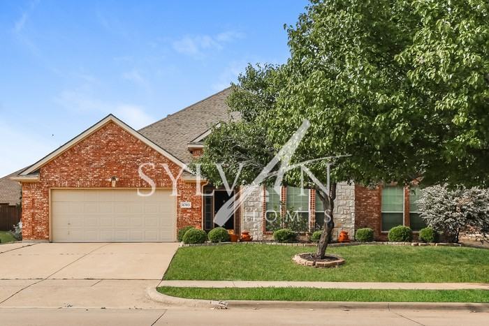 4703 Spring Lake Pkwy - Photo 2 of 20