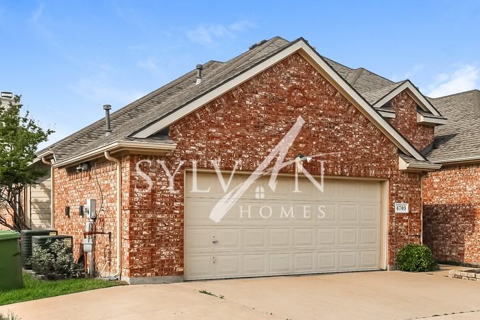4703 Spring Lake Pkwy - Photo 3 of 20