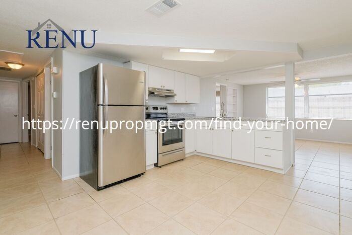 5135 Idlewild St - Photo 2 of 17