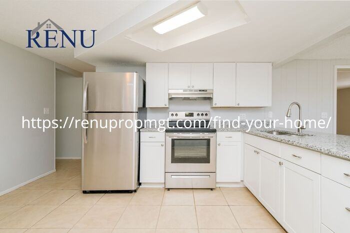5135 Idlewild St - Photo 3 of 17