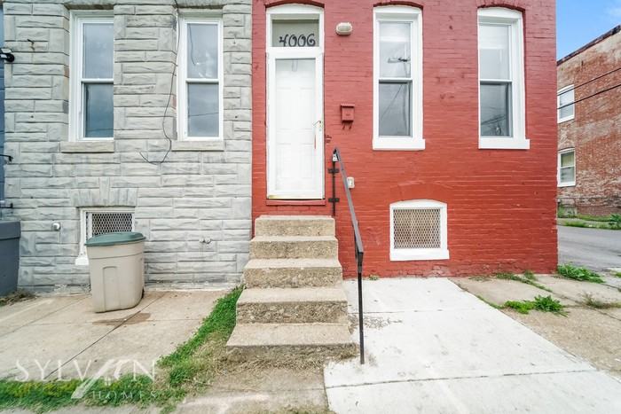 4006 Massachusetts Ave - Photo 3 of 14