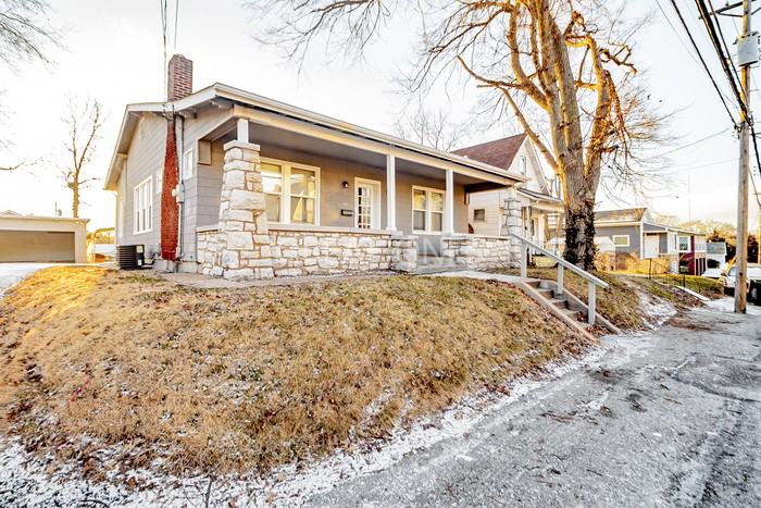 5212 Heege Rd - Photo 2 of 20