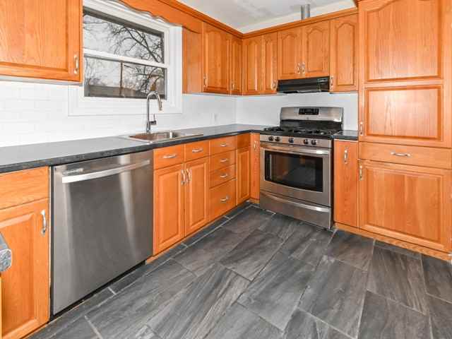 936 Somerville Street - Photo 7 of 19