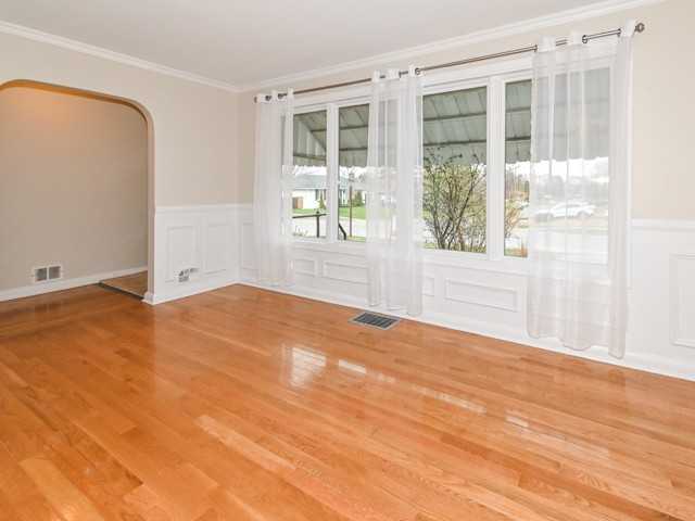 936 Somerville Street - Photo 3 of 19
