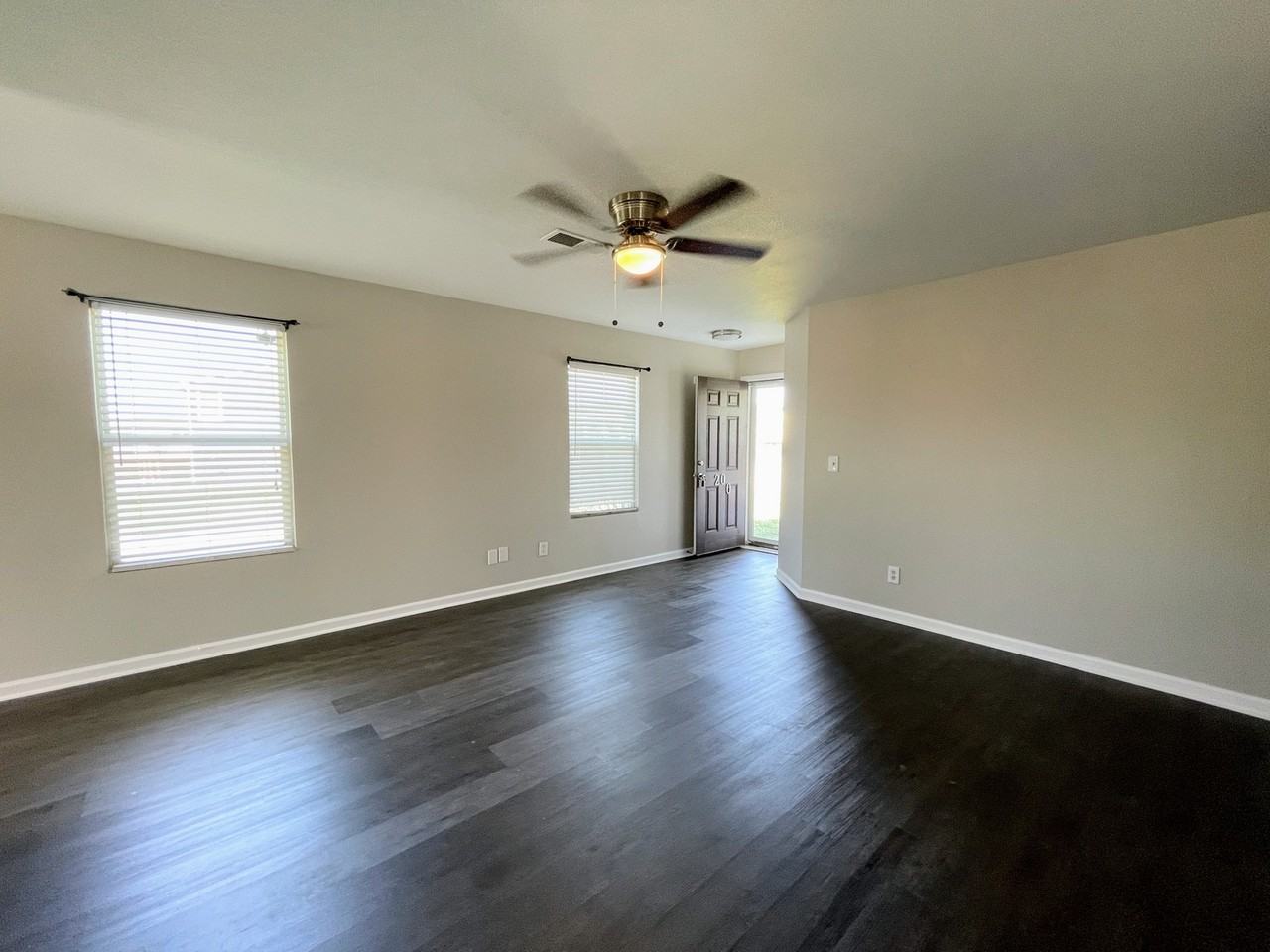 200 Whitestone Dr Ne #1 - Photo 3 of 20