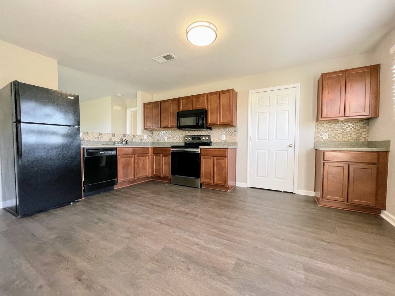 200 Whitestone Dr Ne #1 - Photo 6 of 20