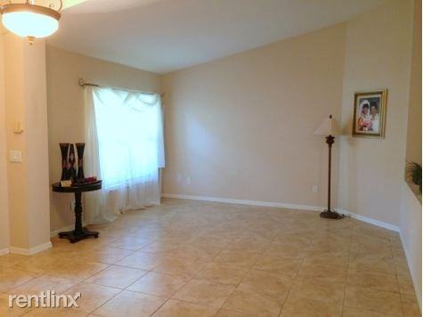 5311 Windbrush Dr - Photo 3 of 10