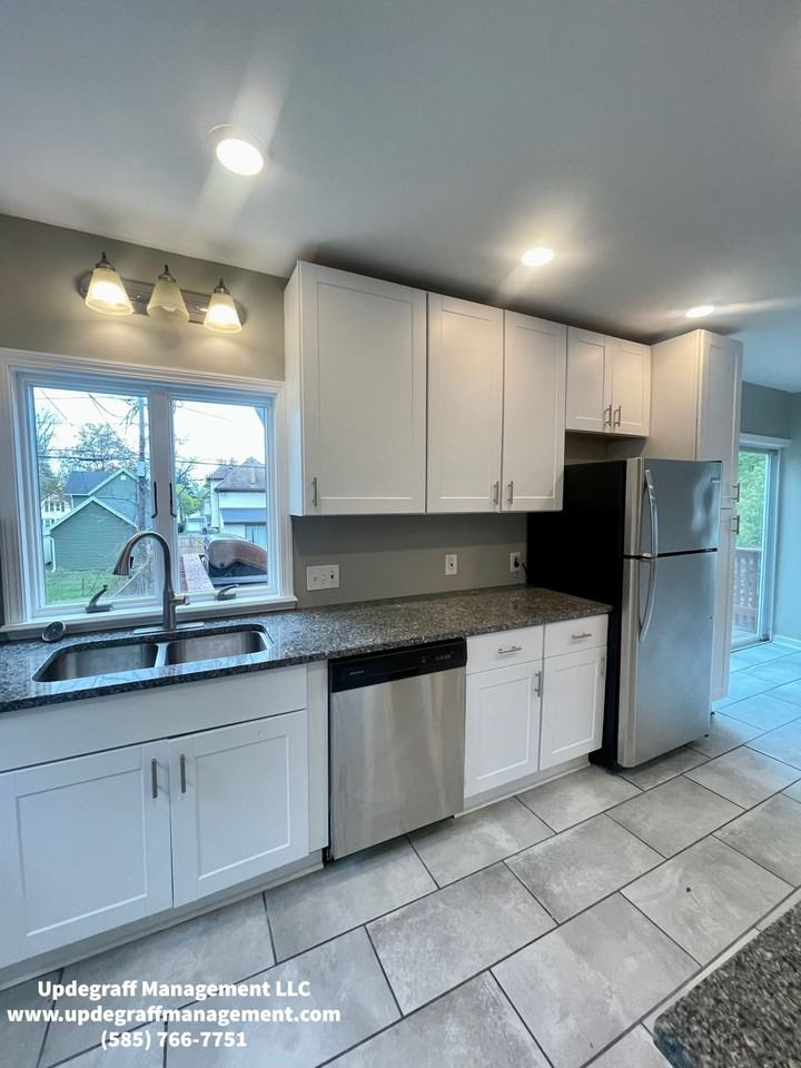 59 Stewart St #1 - Photo 3 of 21