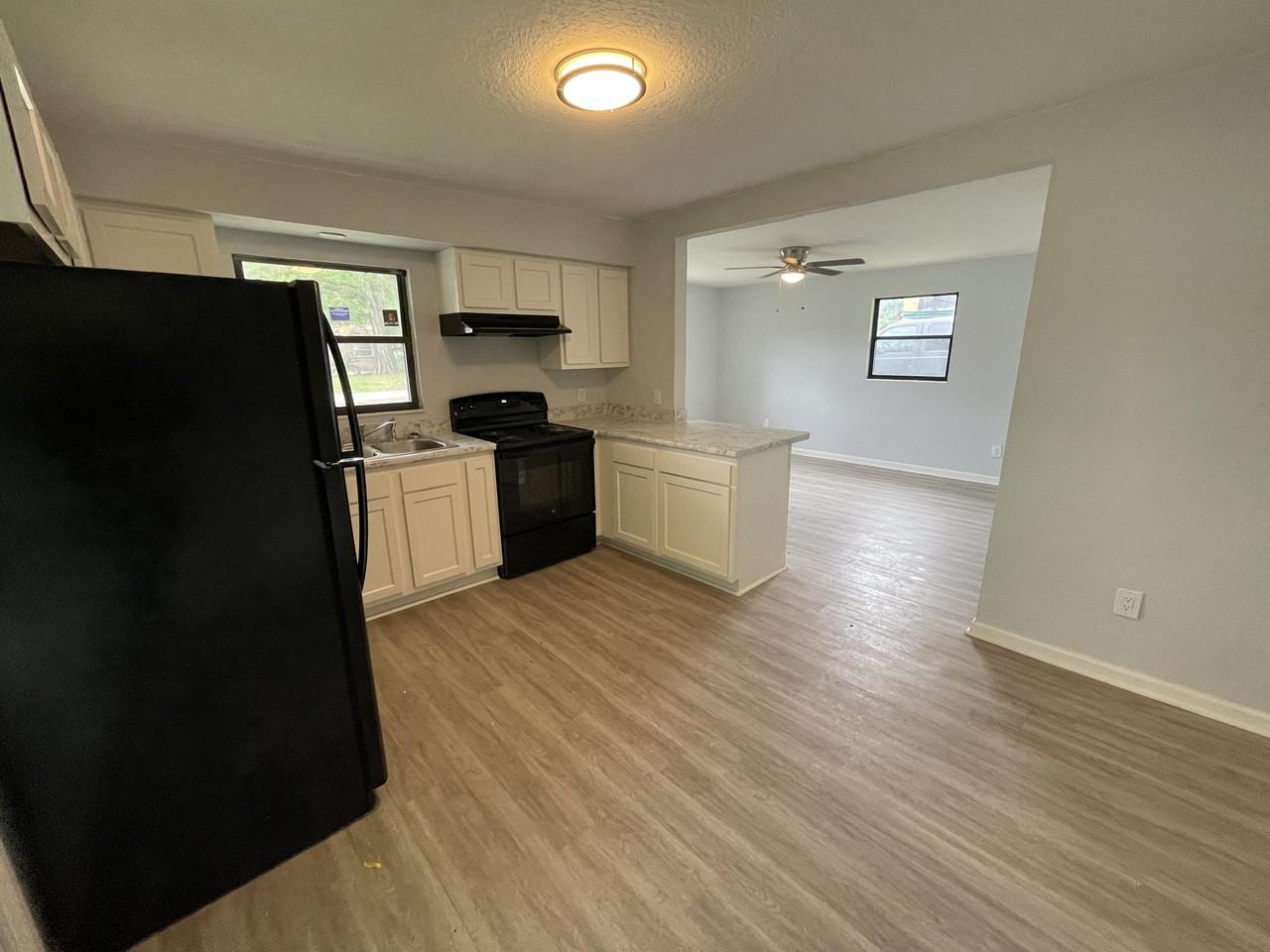 2929 West 5th Street #1 - Photo 6 of 14