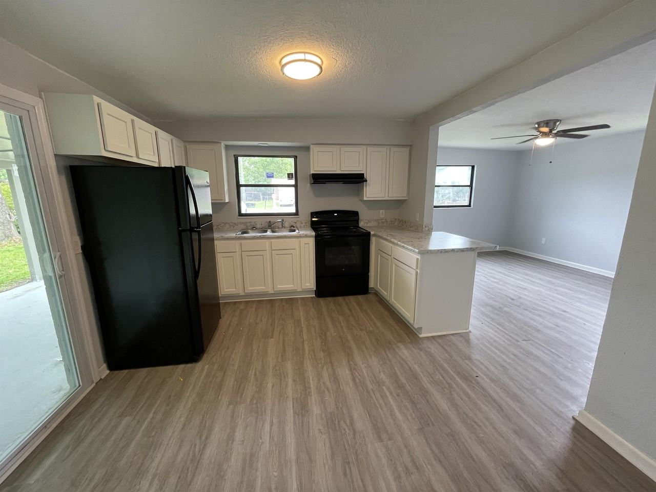 2929 West 5th Street #1 - Photo 7 of 14