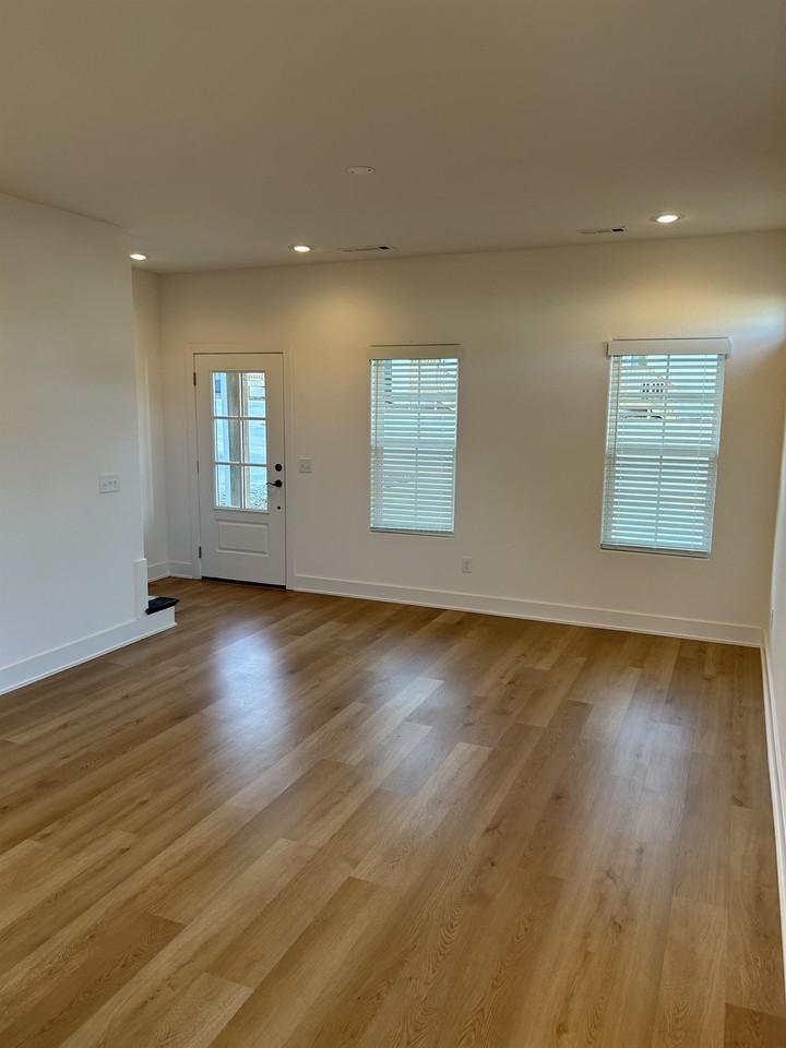 1420 E Huntsville Rd #2 - Photo 3 of 10