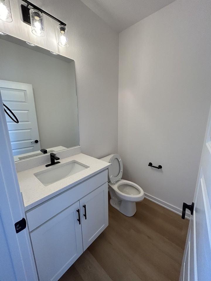 1420 E Huntsville Rd #2 - Photo 4 of 10