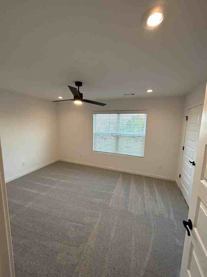 1420 E Huntsville Rd #2 - Photo 6 of 10
