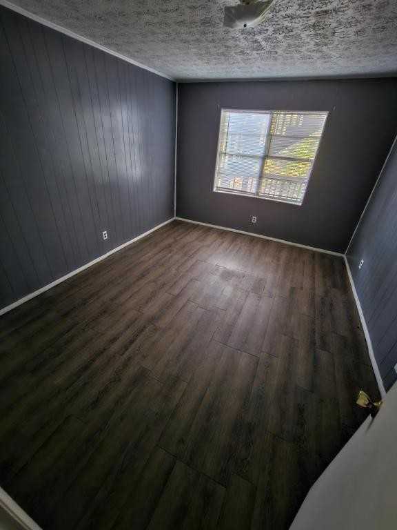 1925 Summer St Apt H1 - Photo 5 of 9