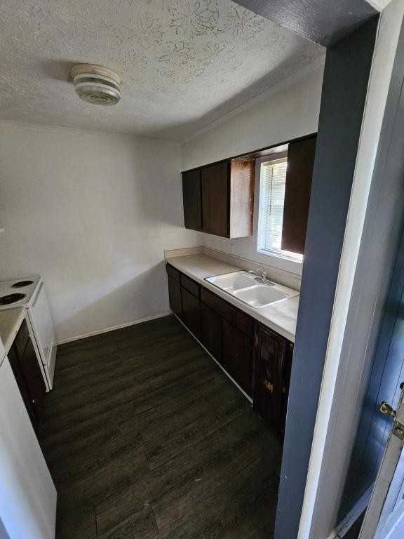 1925 Summer St Apt H1 - Photo 7 of 9