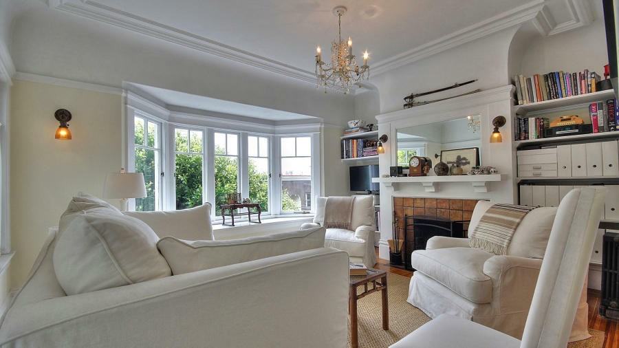 1164 Green St - Photo 2 of 18