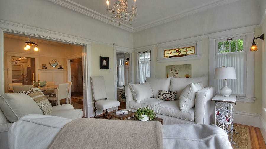 1164 Green St - Photo 3 of 18