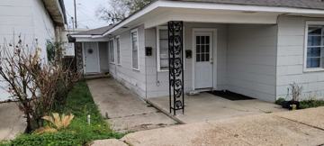 featured image of 100 E Maggie St