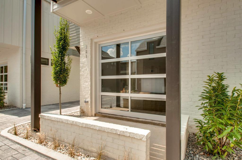 221 Gentry Ave - Photo 5 of 28