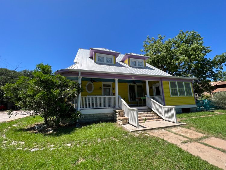 704 W Hopkins St - Photo 2 of 14