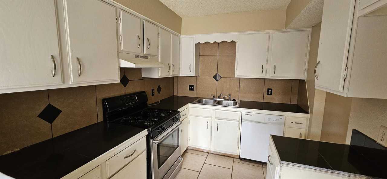 4229 Siesta Ln #1 - Photo 5 of 16