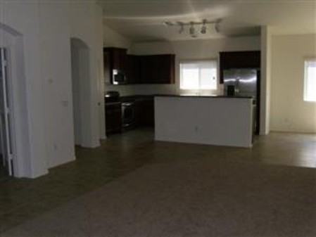 11556 W Rio Vista Ln - Photo 3 of 23