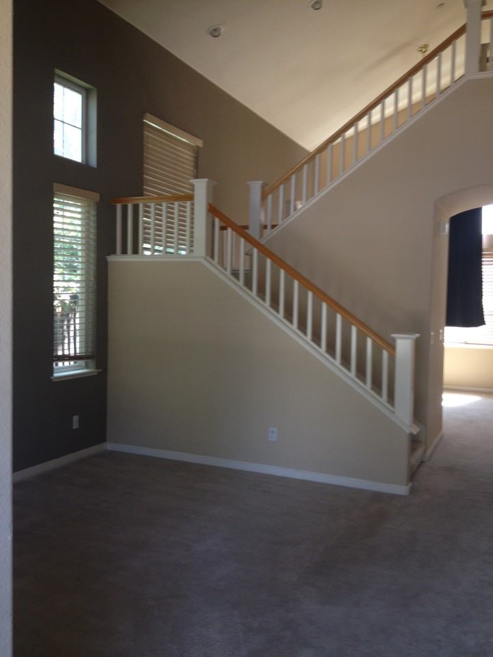 549 Ash St - Photo 2 of 17