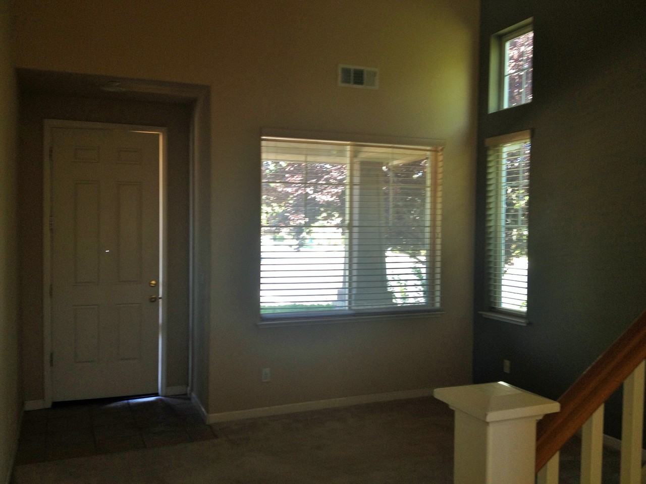 549 Ash St - Photo 3 of 17