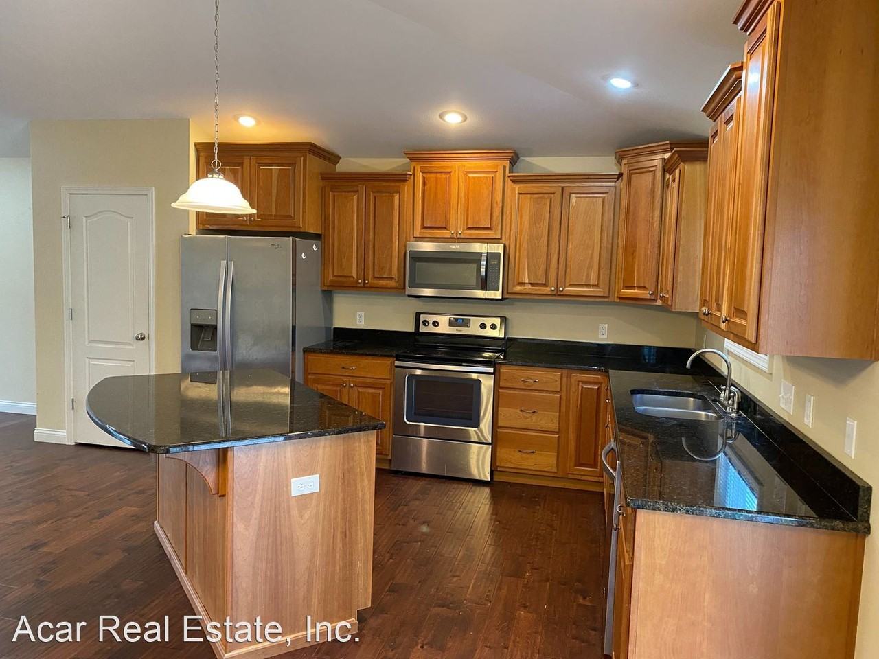 11975 Village Circle - Photo 3 of 21