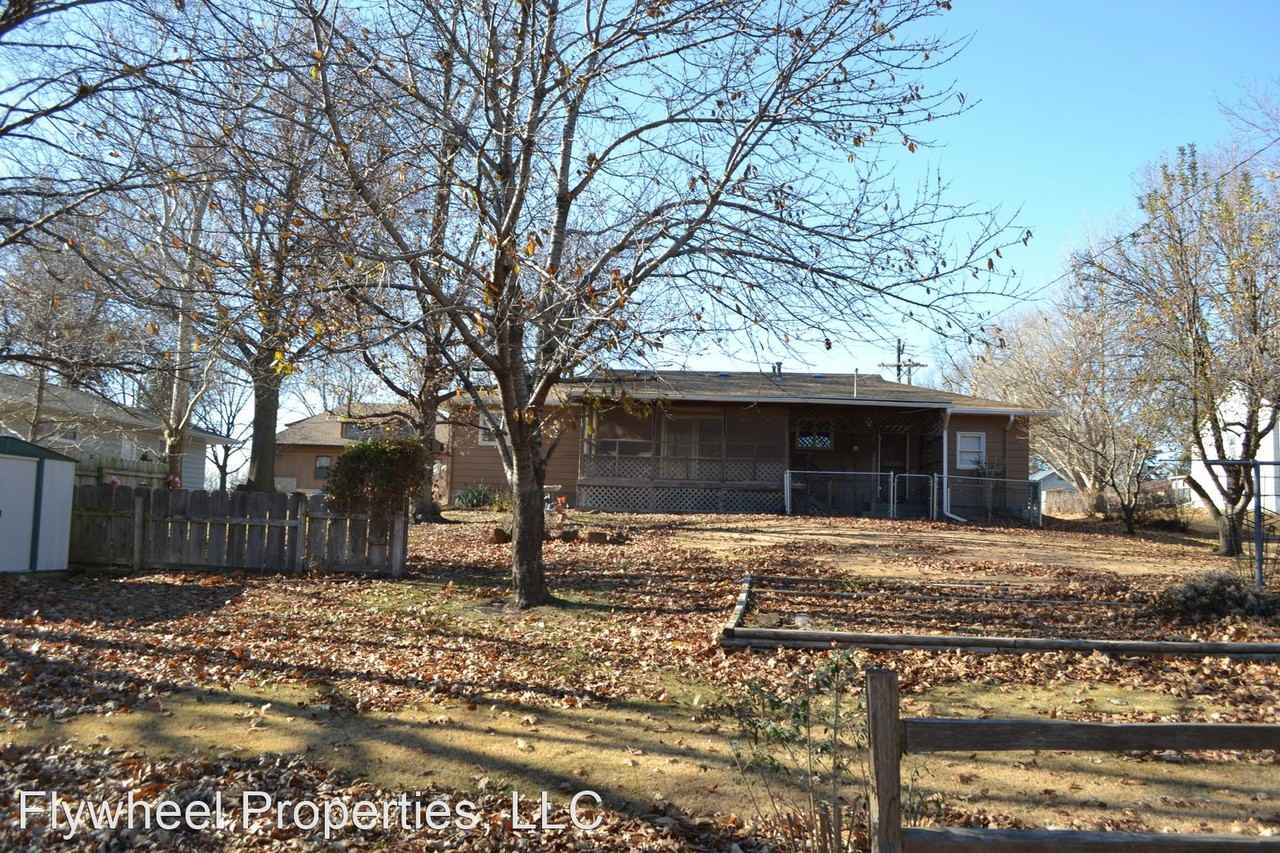 808 13th St - Photo 2 of 38