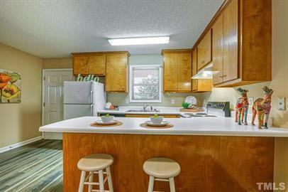 281 Marshbanks Street - Photo 3 of 27