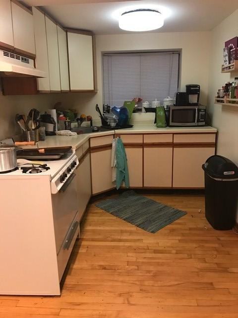 1224 W Melrose St #G - Photo 2 of 16