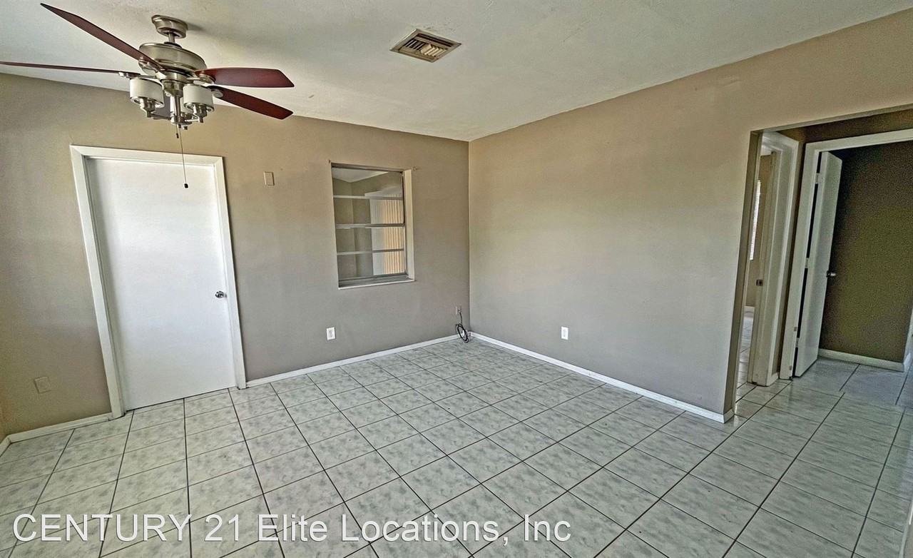 421 Briarwood Lane - Photo 2 of 8