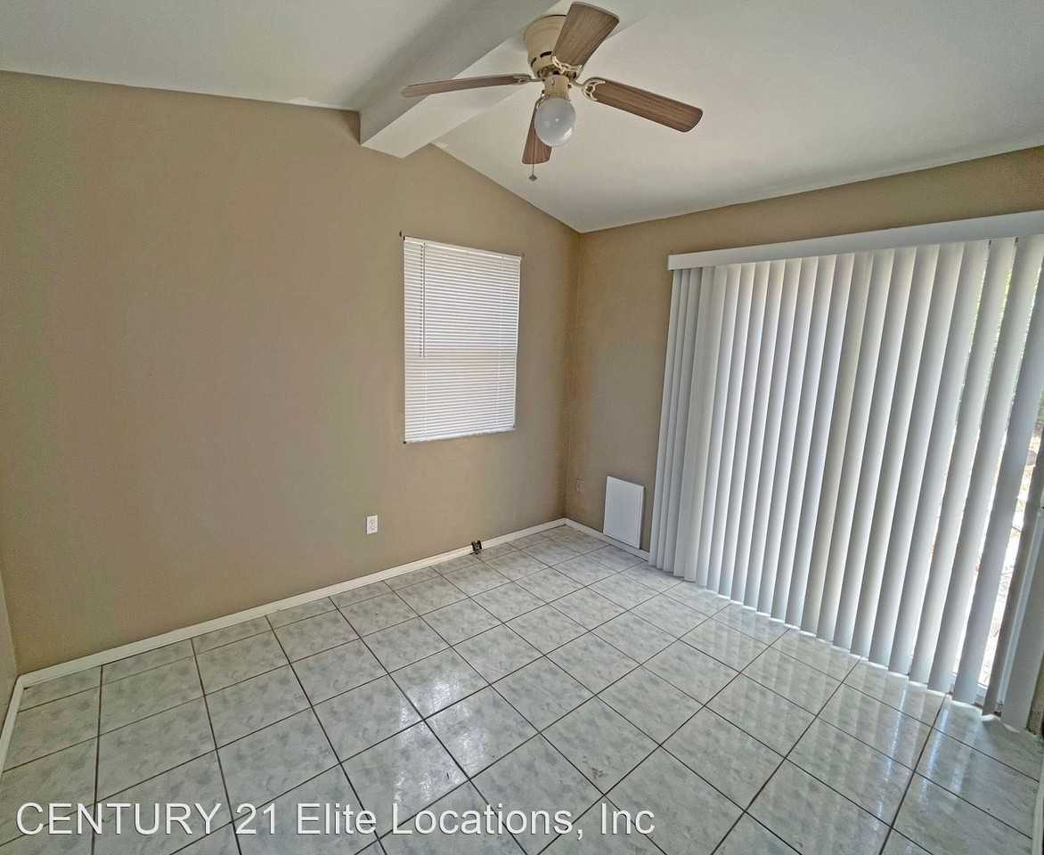 421 Briarwood Lane - Photo 3 of 8