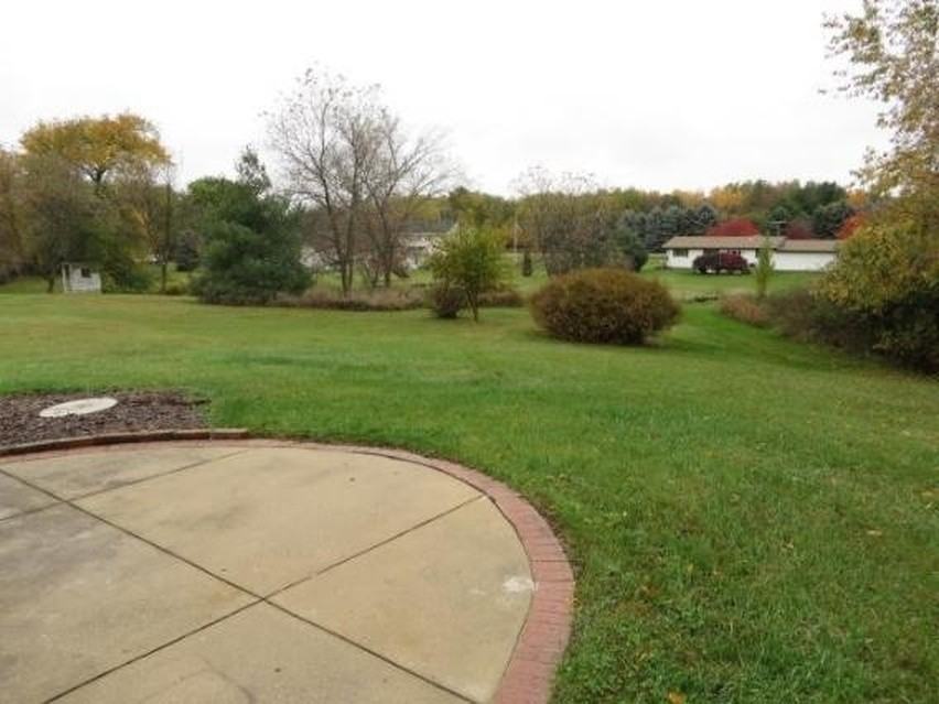 N1981 Parkview Cir - Photo 3 of 14