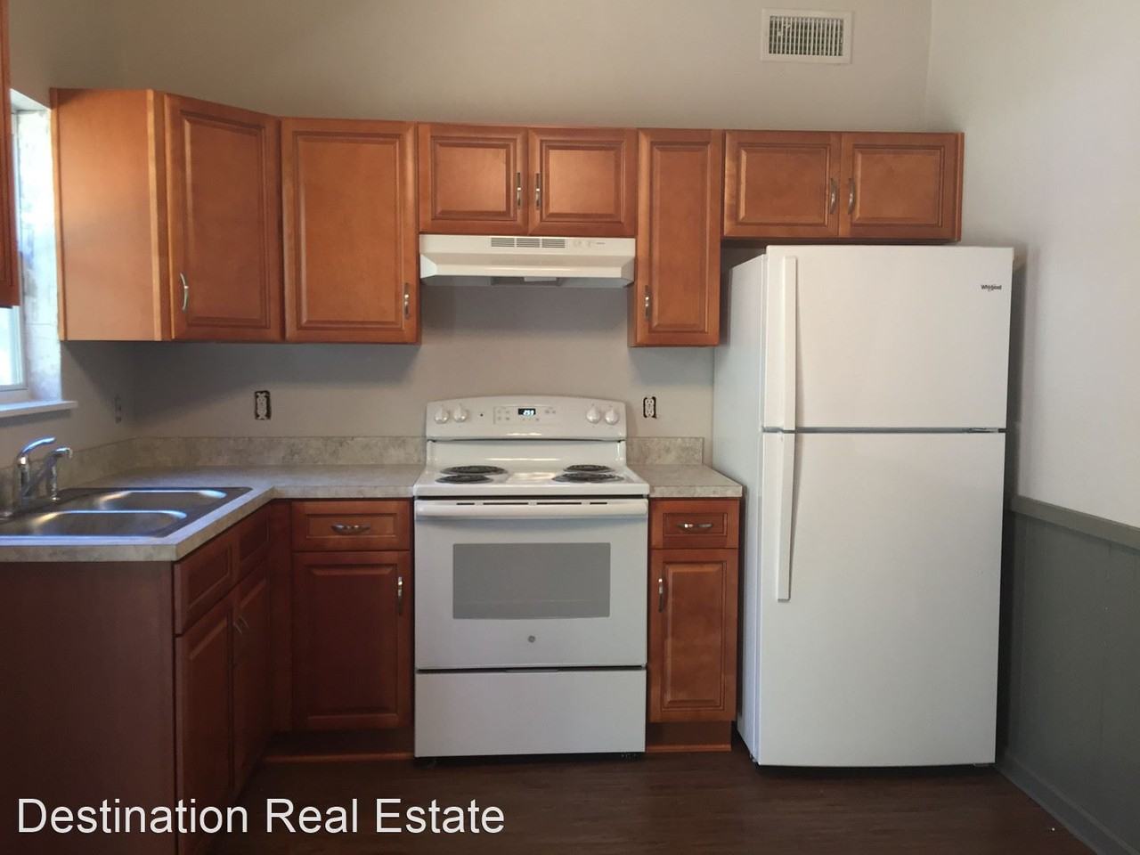 4726 Cobblestone Ln - Photo 2 of 15