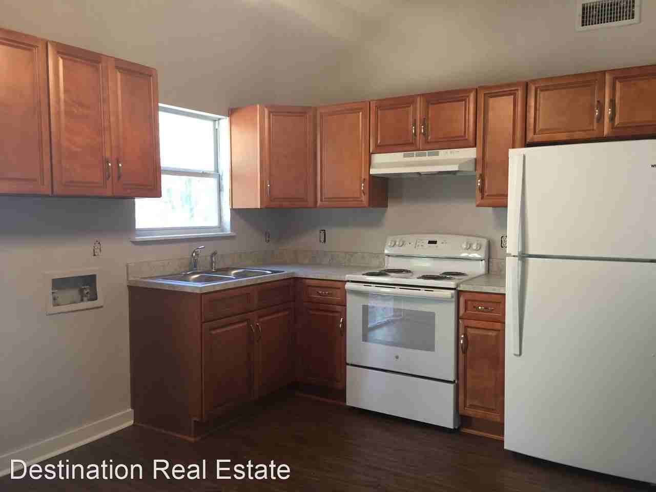 4726 Cobblestone Ln - Photo 3 of 15